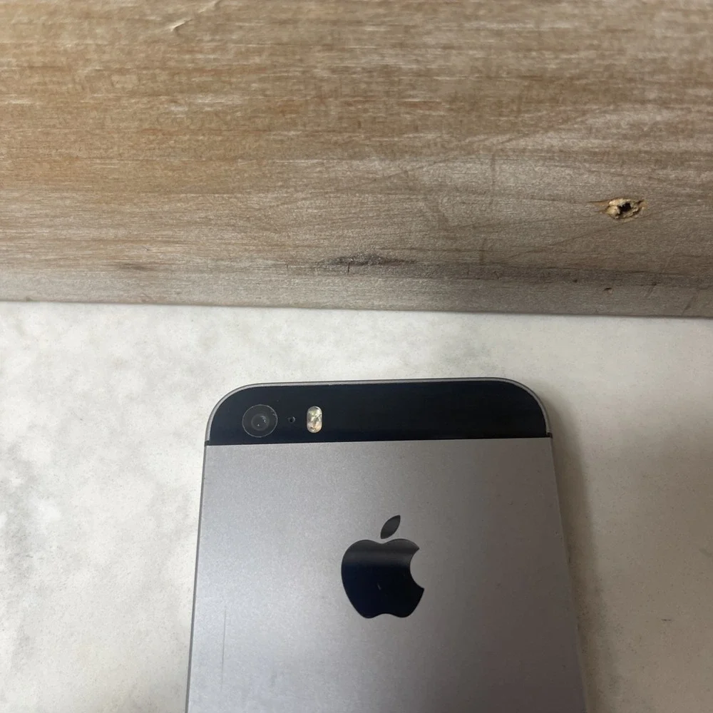 Apple iPhone SE (1st Gen), A1662, Locked